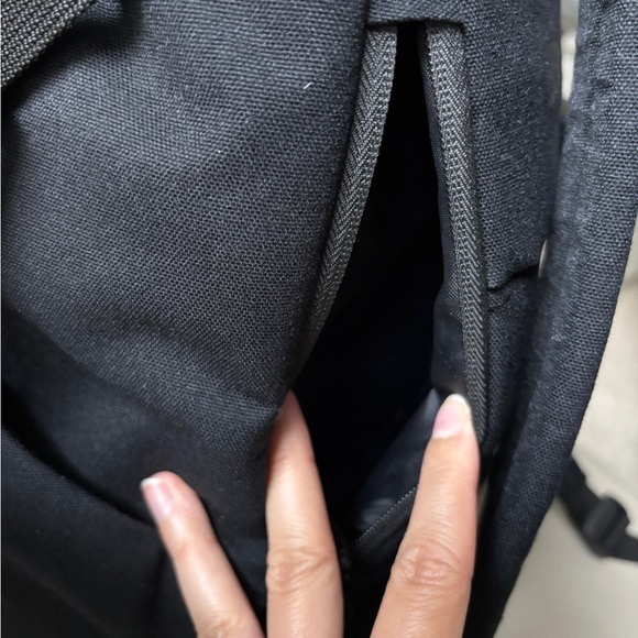 Brevite The Runner Camera Backpack - Picture 10 of 14